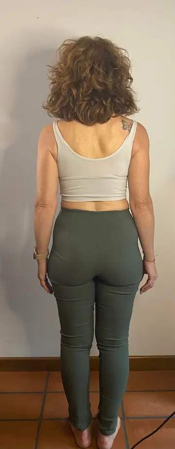 Foto di esempio: corpo intero di spalle